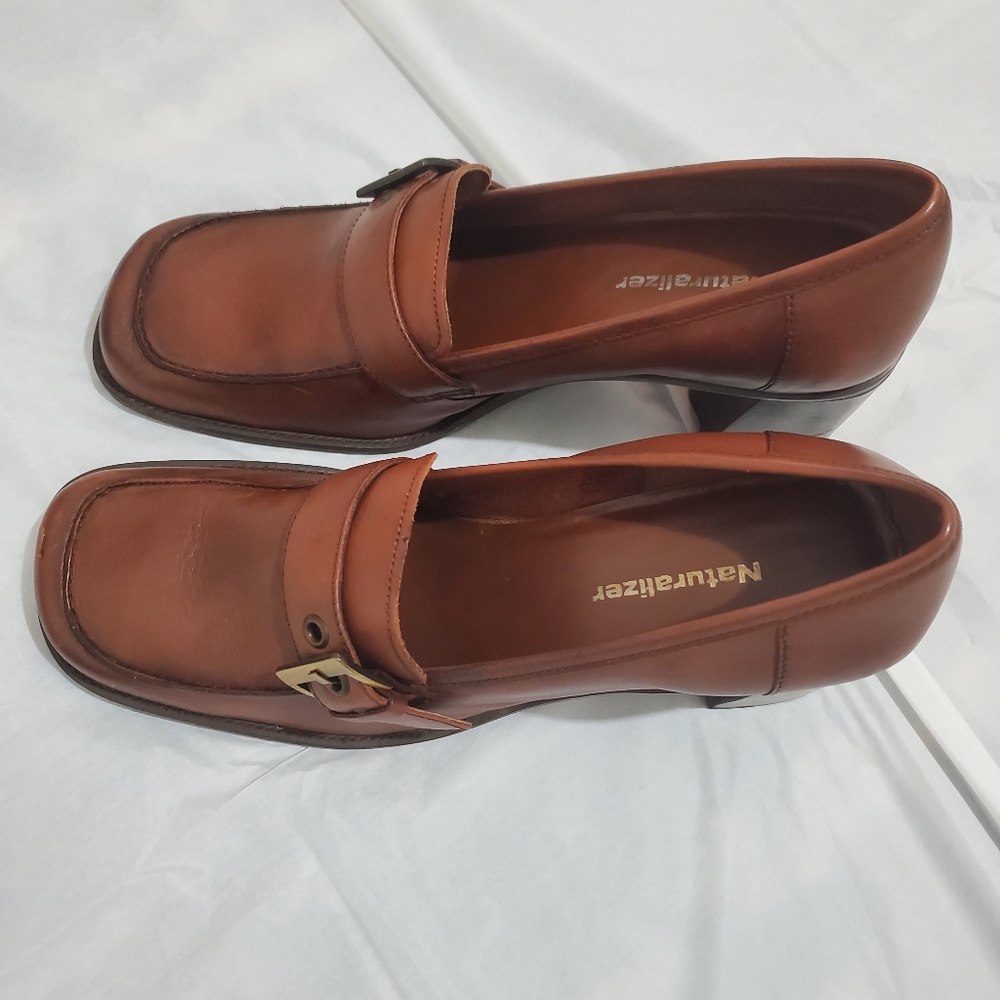 Shoes - Picture 4 of 6